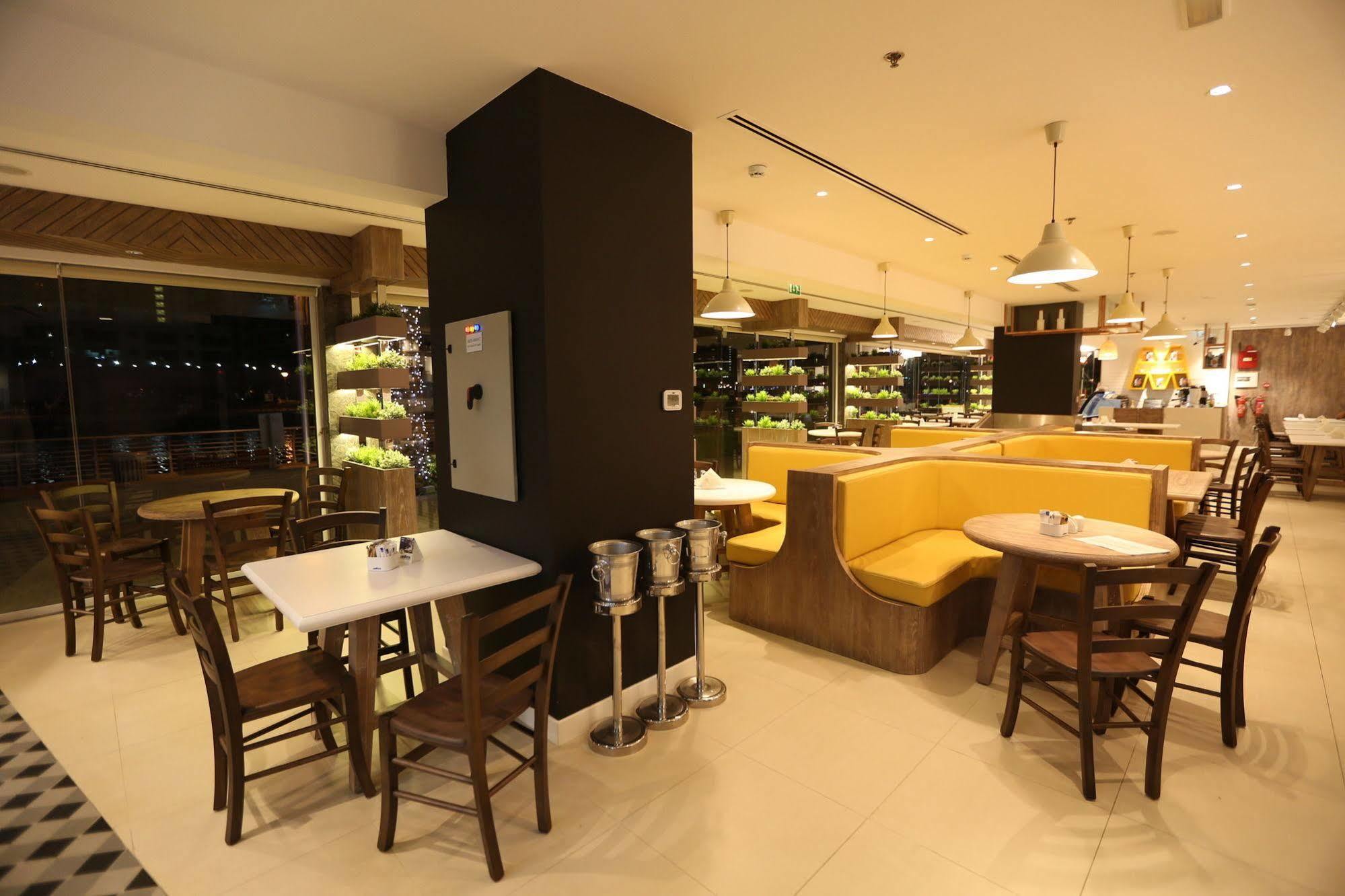 Pearl Marina Dubai