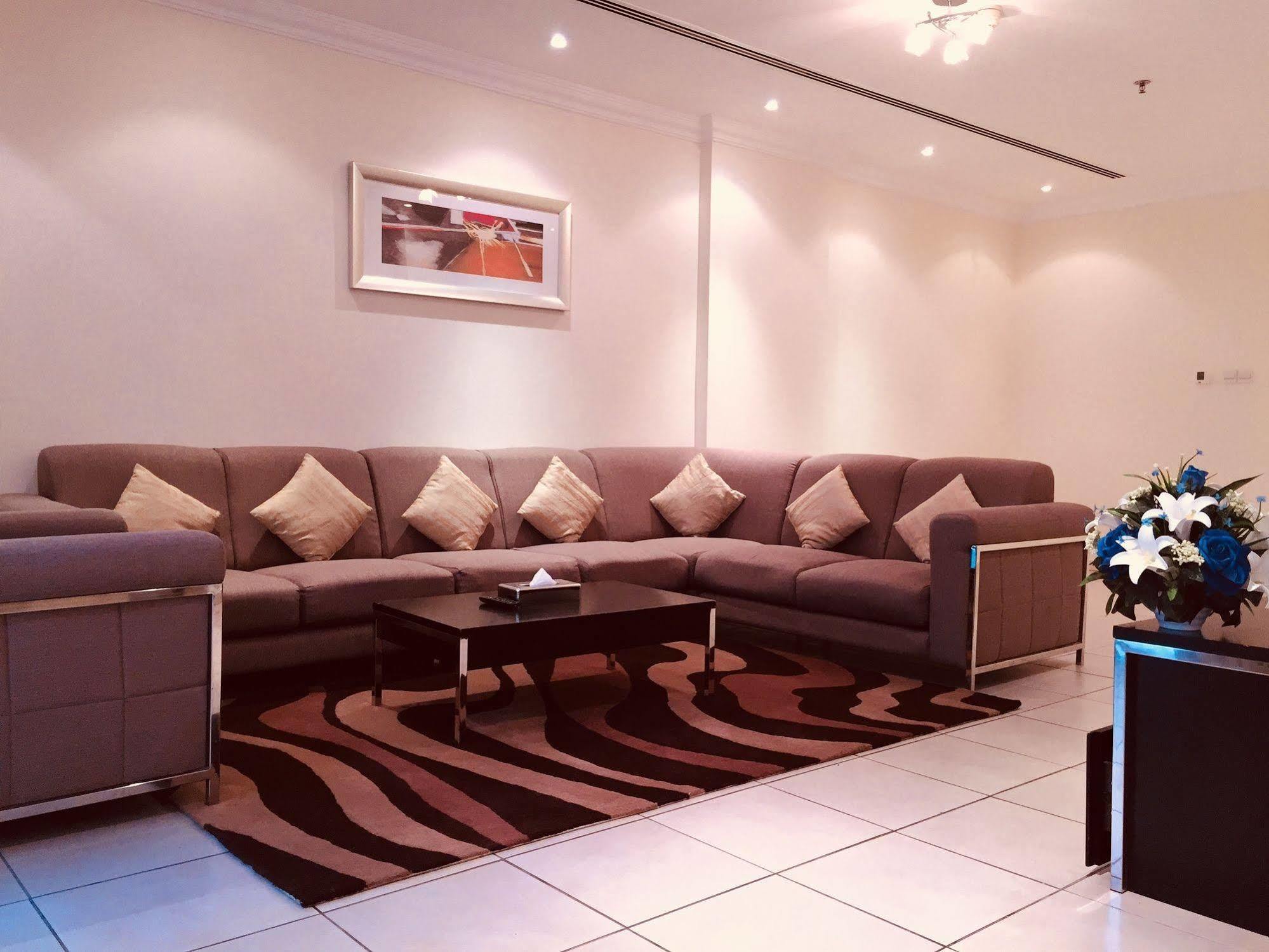 Aparthotel Pearl Marina 3*